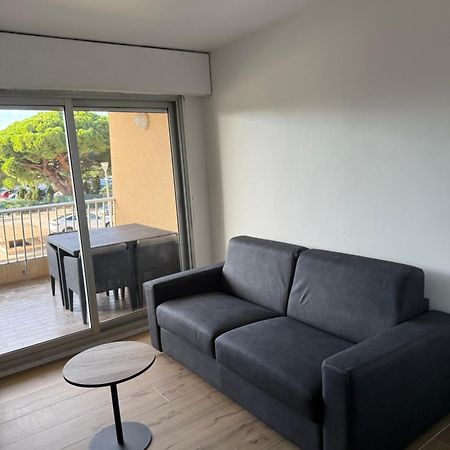 Super Studio Climatise Sur Le Port De Hyeres Apartment Bagian luar foto