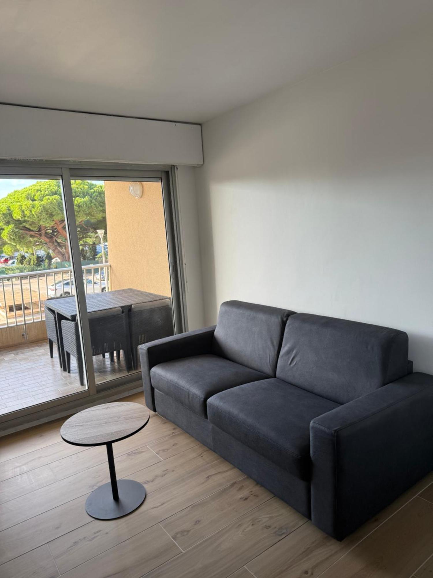 Super Studio Climatise Sur Le Port De Hyeres Apartment Bagian luar foto